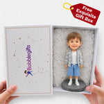 Figura cabezona personalizada de niño a partir de una foto con base de corazón de amor