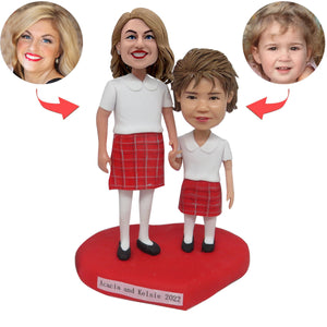 Cabezudo personalizado de mamá e hijo con camiseta blanca
