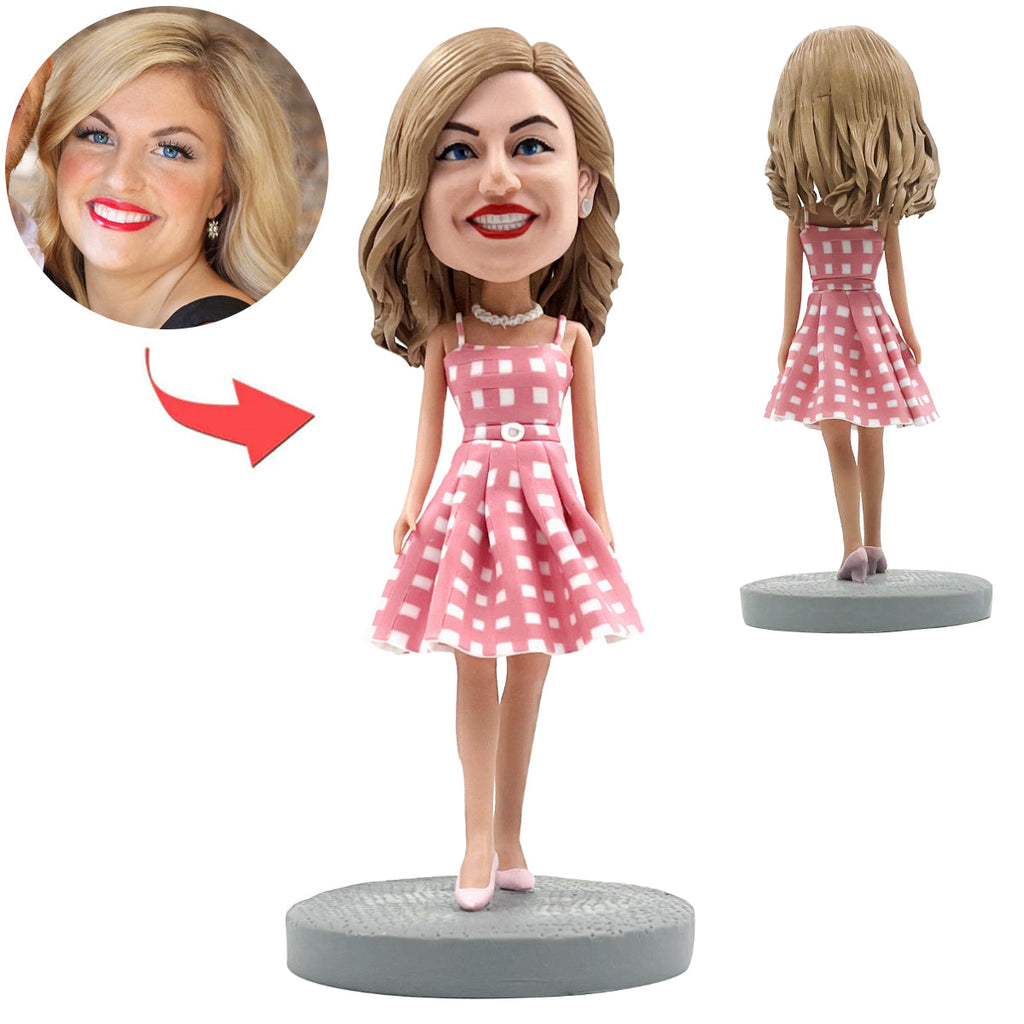 Muñecos de niña personalizados con vestido a cuadros rosa