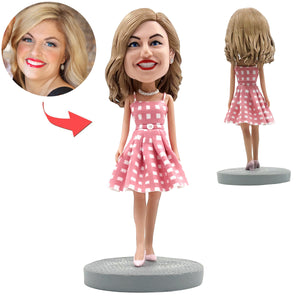 Muñecos de niña personalizados con vestido a cuadros rosa
