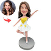 Cabezudo personalizado con pose alegre