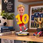 Figura de niño personalizada sosteniendo el número 10